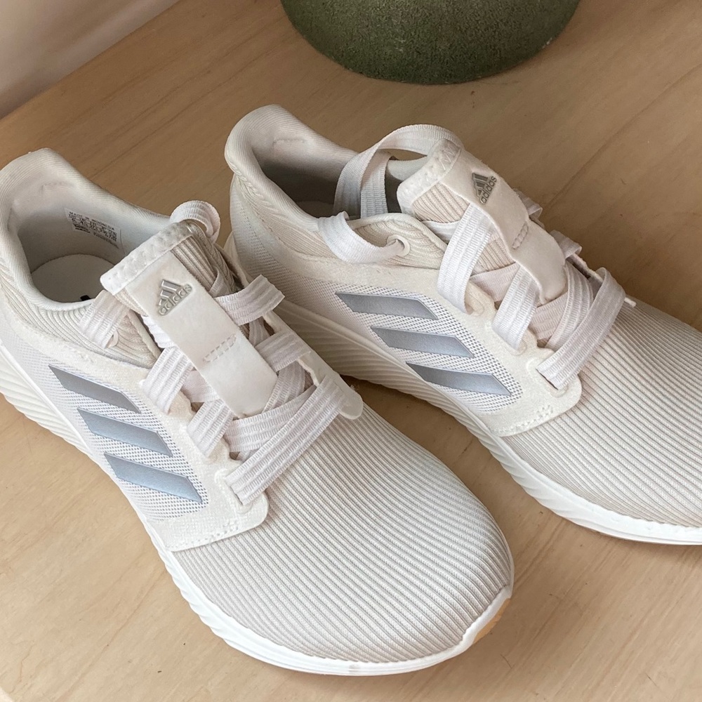 Adidas Bounce edge lux - silver cream  - brand new